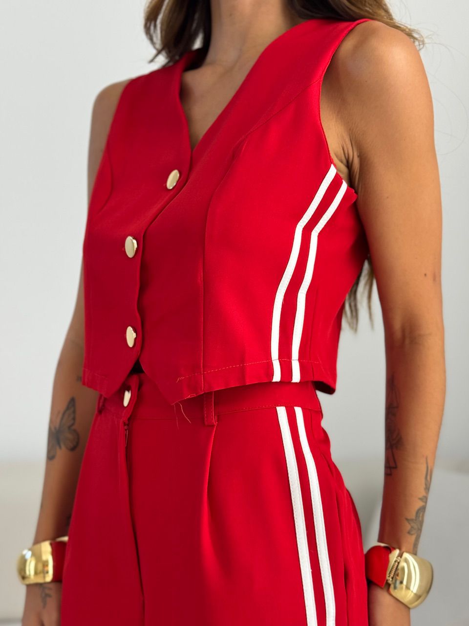 CONJUNTO KIARA LISTRAS VERMELHO