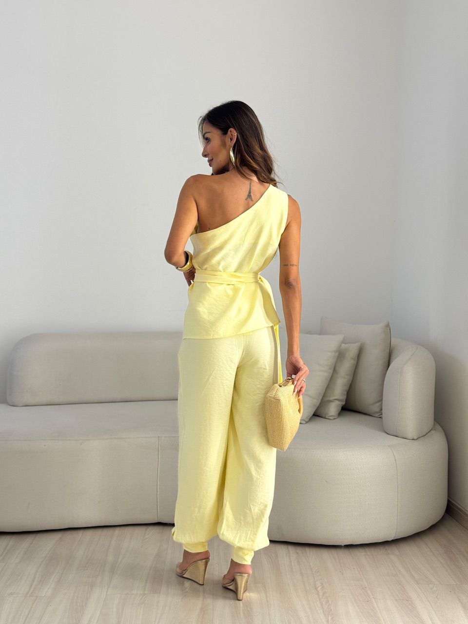 CONJUNTO LEILA NULA MANGA YELLOW BUTTER