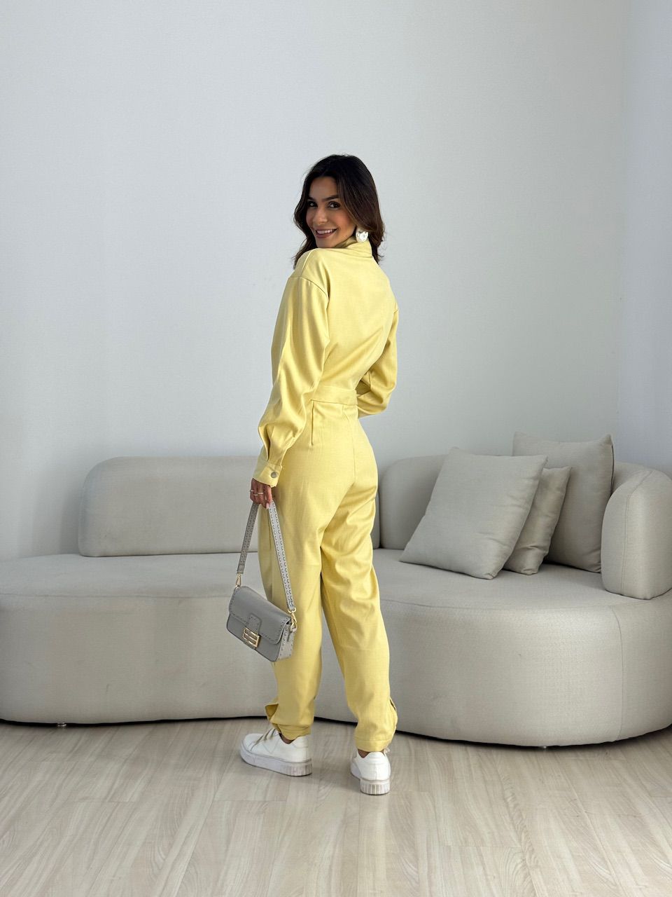 MACACÃO JÉSSICA ZÍPER AMARELO