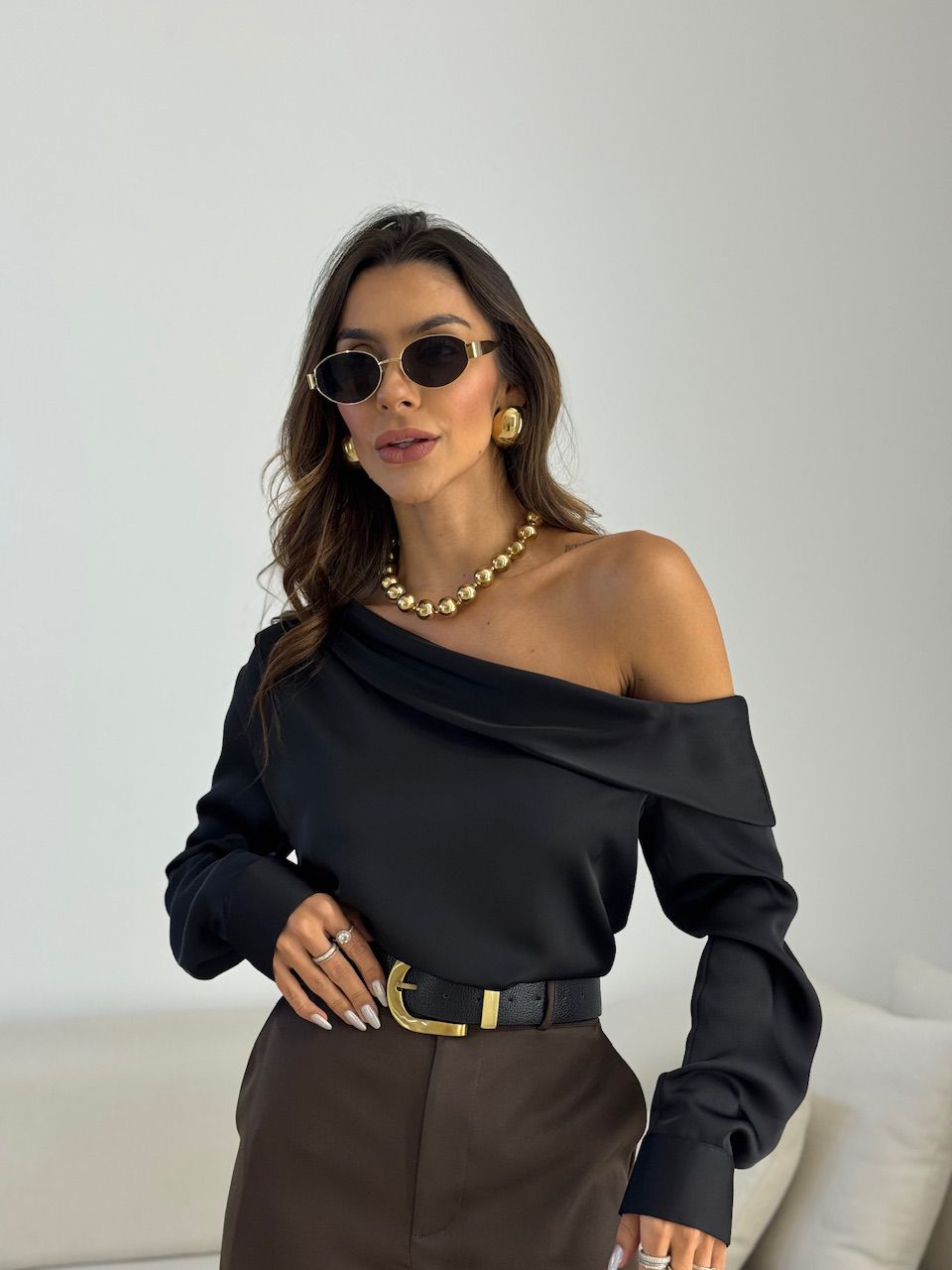 BLUSA PRISCILA OMBRO CAÍDO PRETA