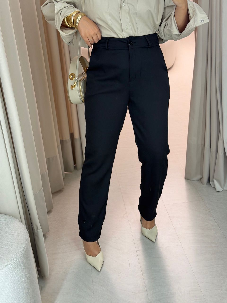 CALÇA ALICE ALFAIATARIA PRETA - 0075580033 - CAROLLA FERRARO