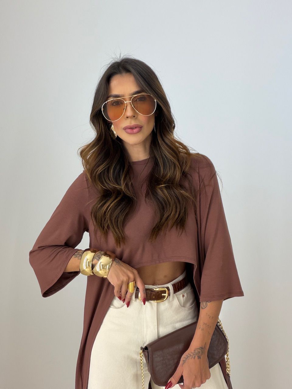 BLUSA JULIANA ASSIMÉTRICA ALONGADA MARROM