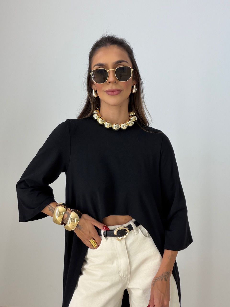 BLUSA JULIANA ASSIMÉTRICA ALONGADA PRETA