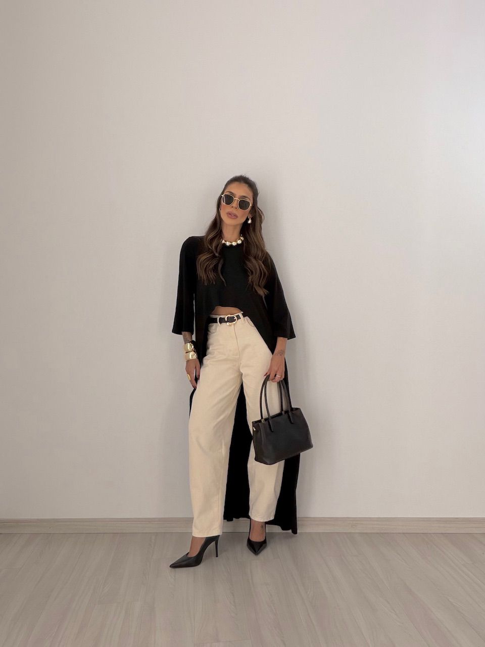 BLUSA JULIANA ASSIMÉTRICA ALONGADA PRETA