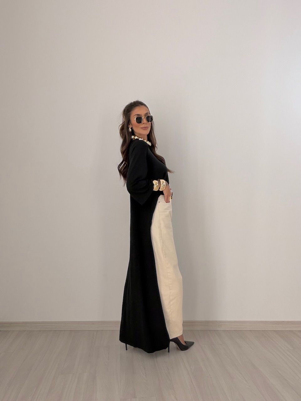 BLUSA JULIANA ASSIMÉTRICA ALONGADA PRETA