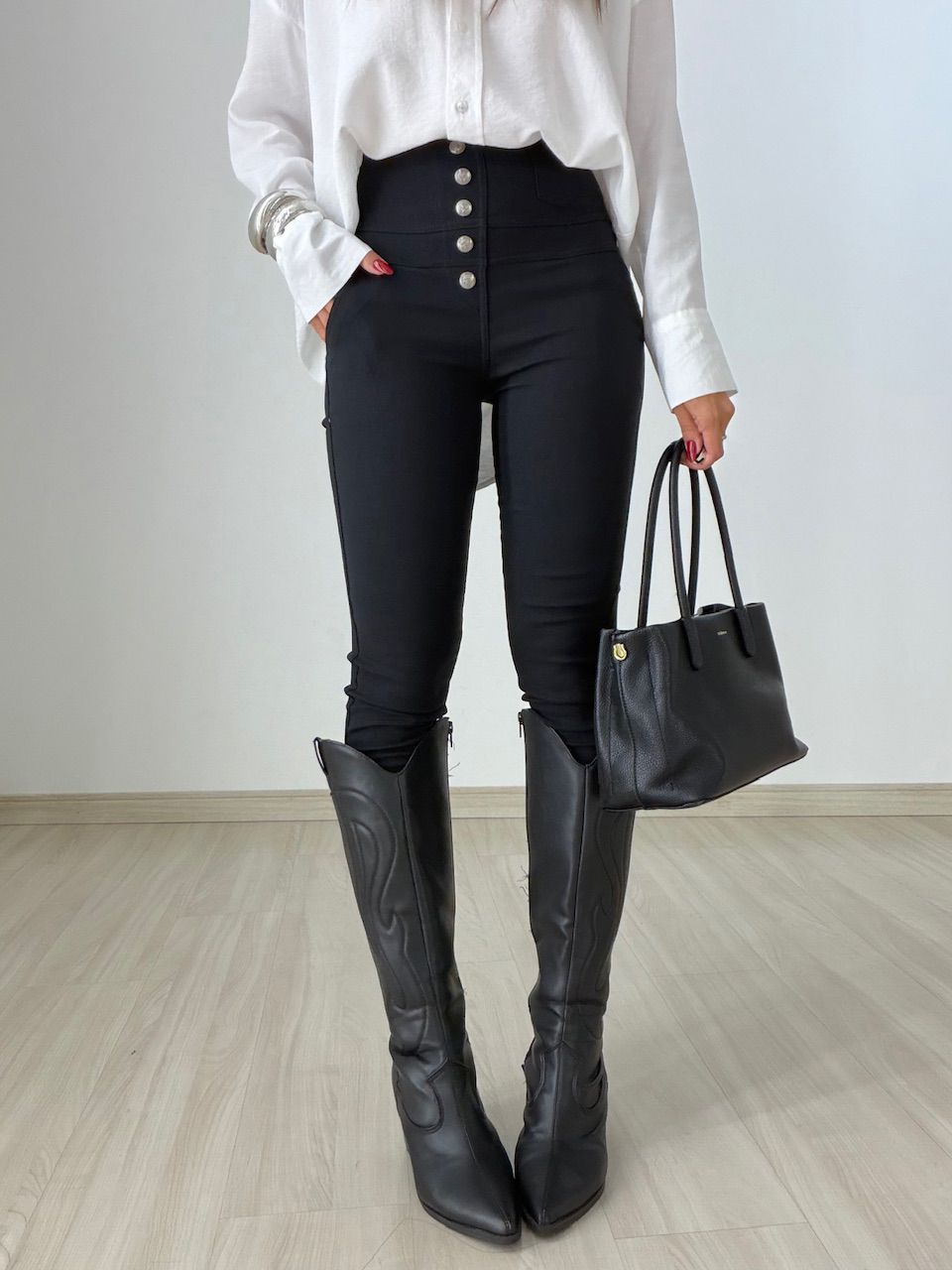 CALÇA MARÍLIA MONTARIA PRETA - 0077710033 - CAROLLA FERRARO