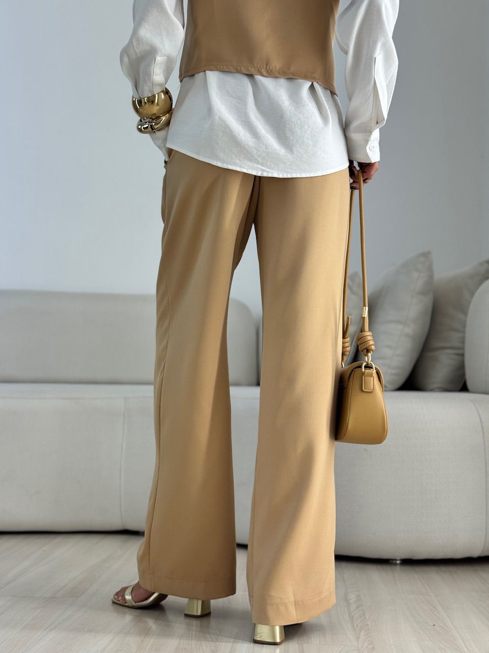 CONJUNTO SARA COLETE CALÇA NUDE