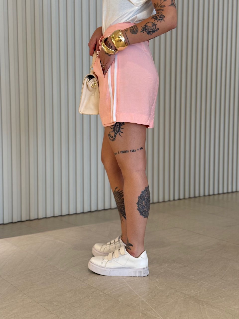 SHORT SAIA JOLIE LISTRAS BABY PINK