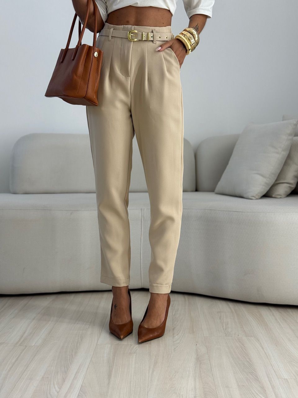 CALÇA LIA CINTO AREIA