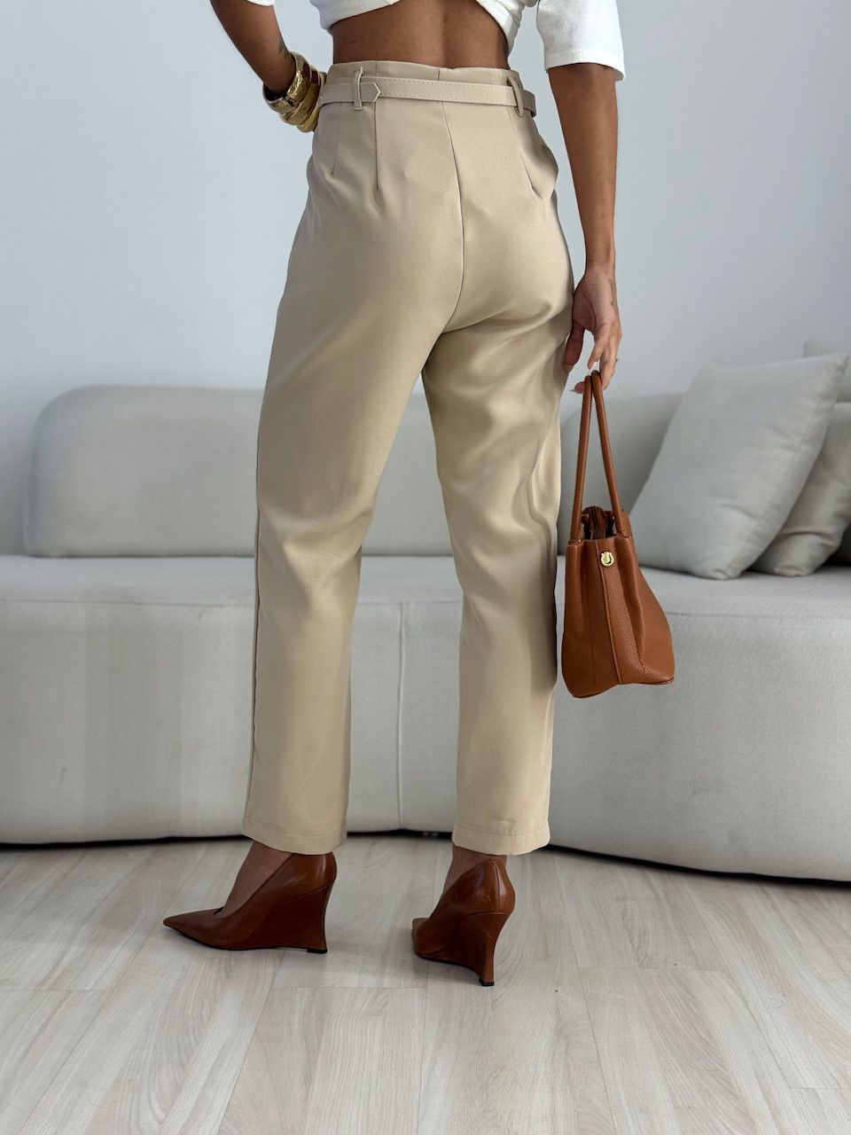 CALÇA LIA CINTO AREIA