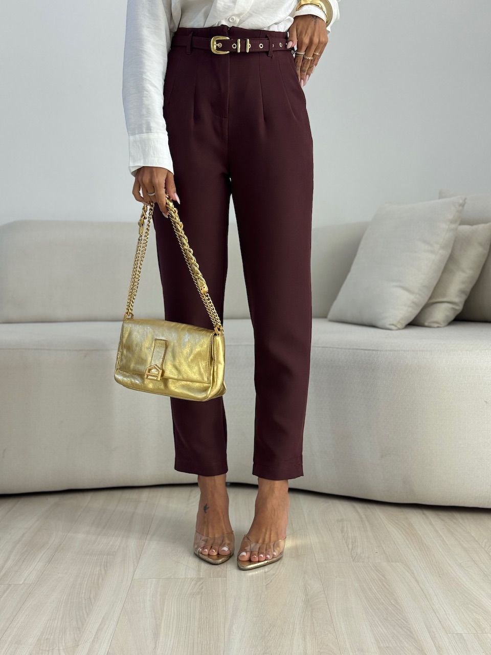 CALÇA LIA CINTO VINHO - 0071020168 - CAROLLA FERRARO