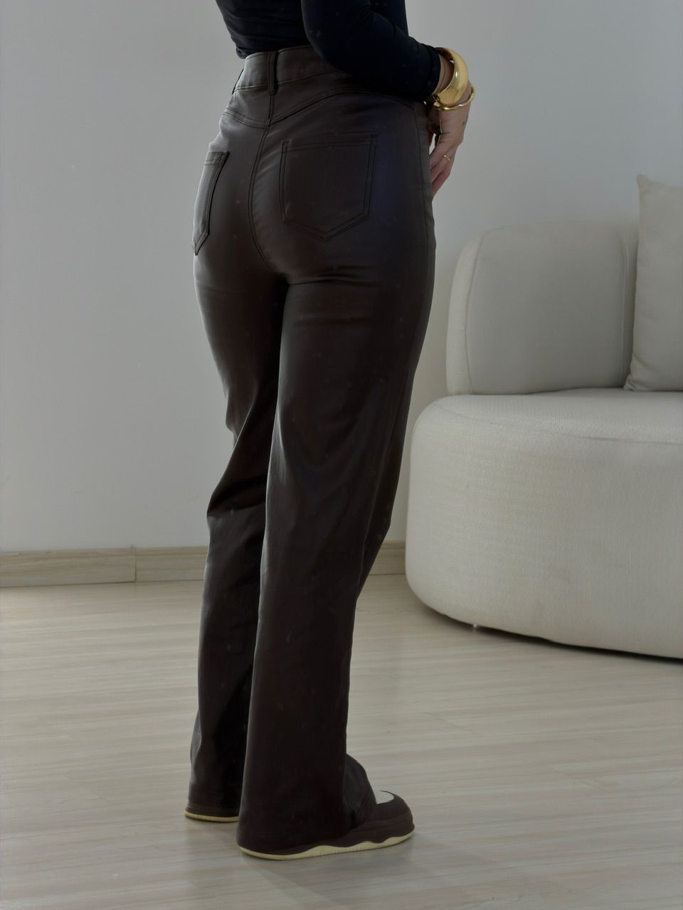 CALÇA TAIENE COURO FAKE CAFÉ