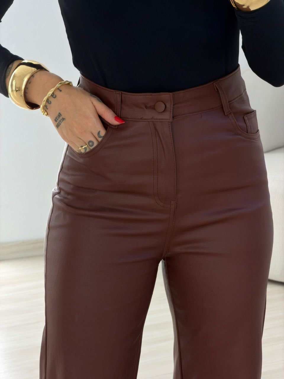 CALÇA TAIENE COURO FAKE CAPUCCINO 