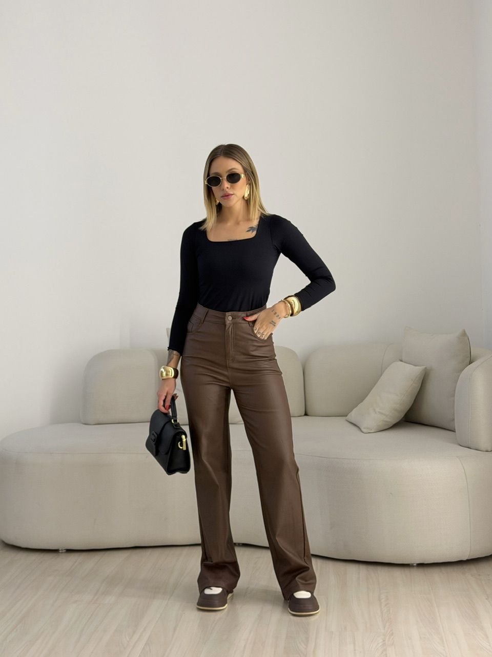 CALÇA TAIENE COURO FAKE MARROM