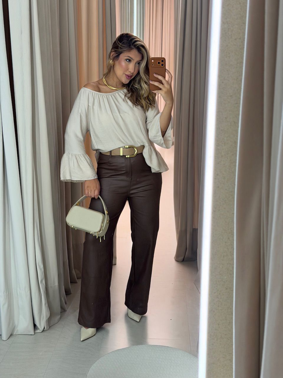 CALÇA TAIENE COURO FAKE MARROM