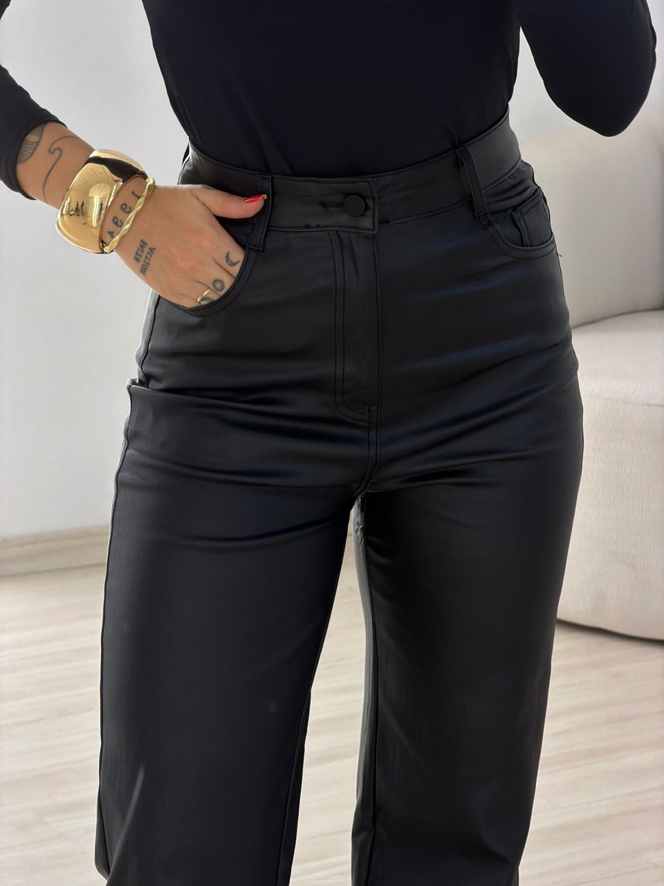 CALÇA TAIENE COURO FAKE Preta