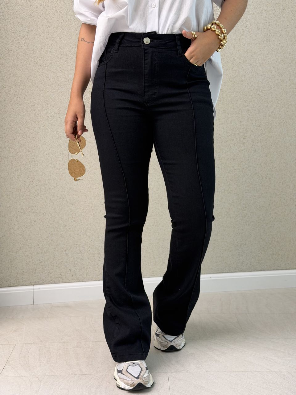 CALÇA CAMILE FLARE PRETA - 0078940033 - CAROLLA FERRARO