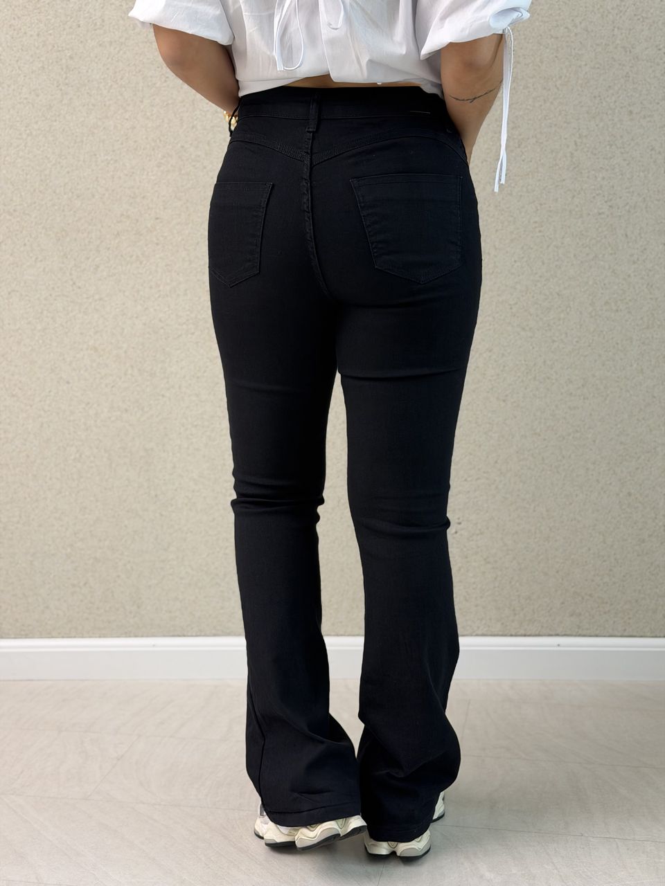 CALÇA CAMILE FLARE PRETA