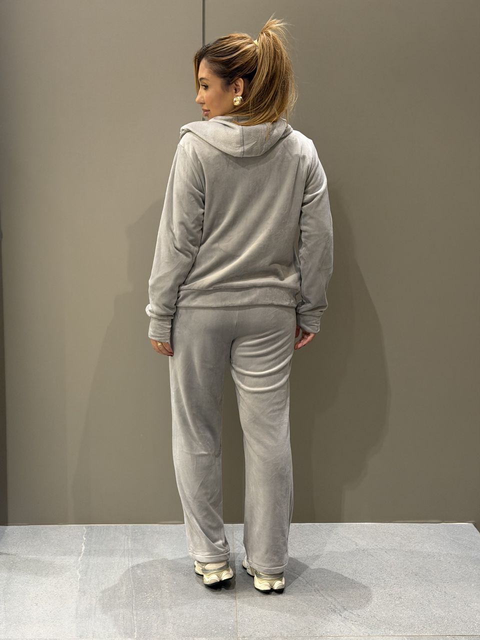 CONJUNTO MIRANDA VELUDO CINZA