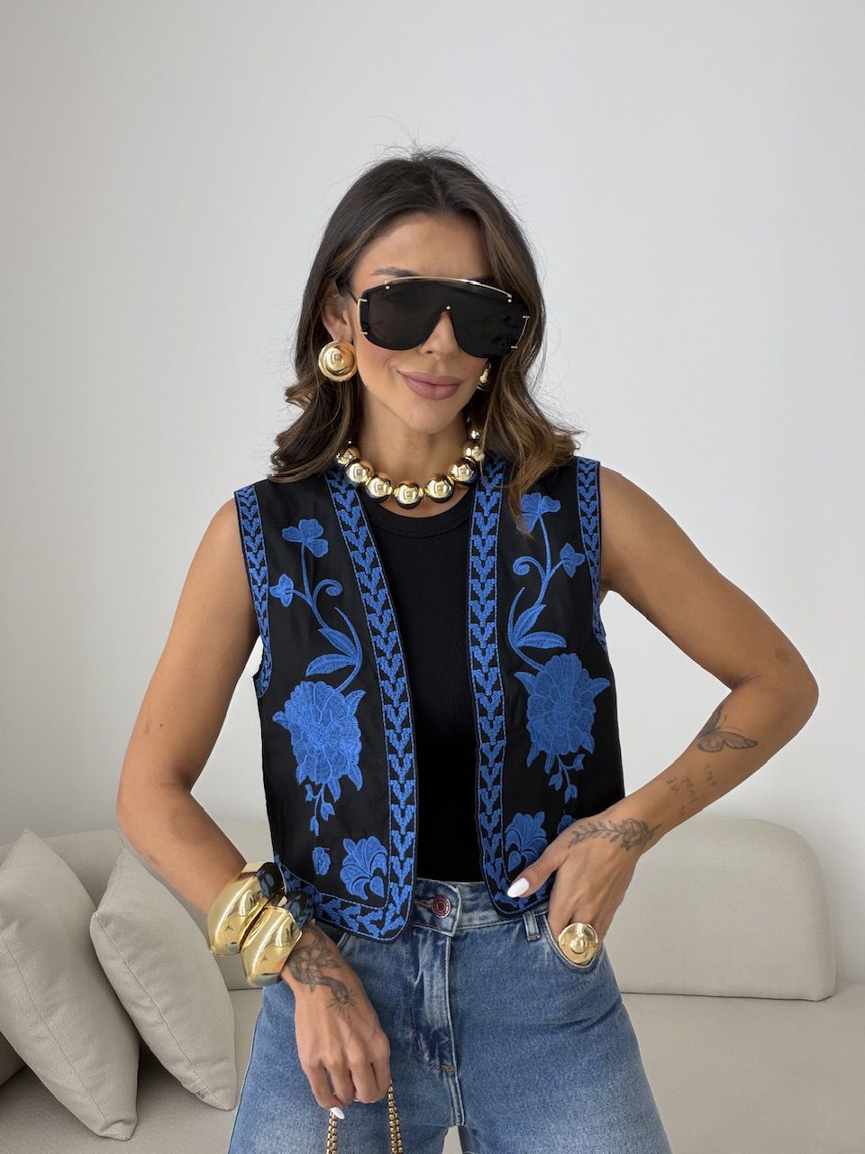 Colete Isabel Bordado Preto - 0080450032 - CAROLLA FERRARO