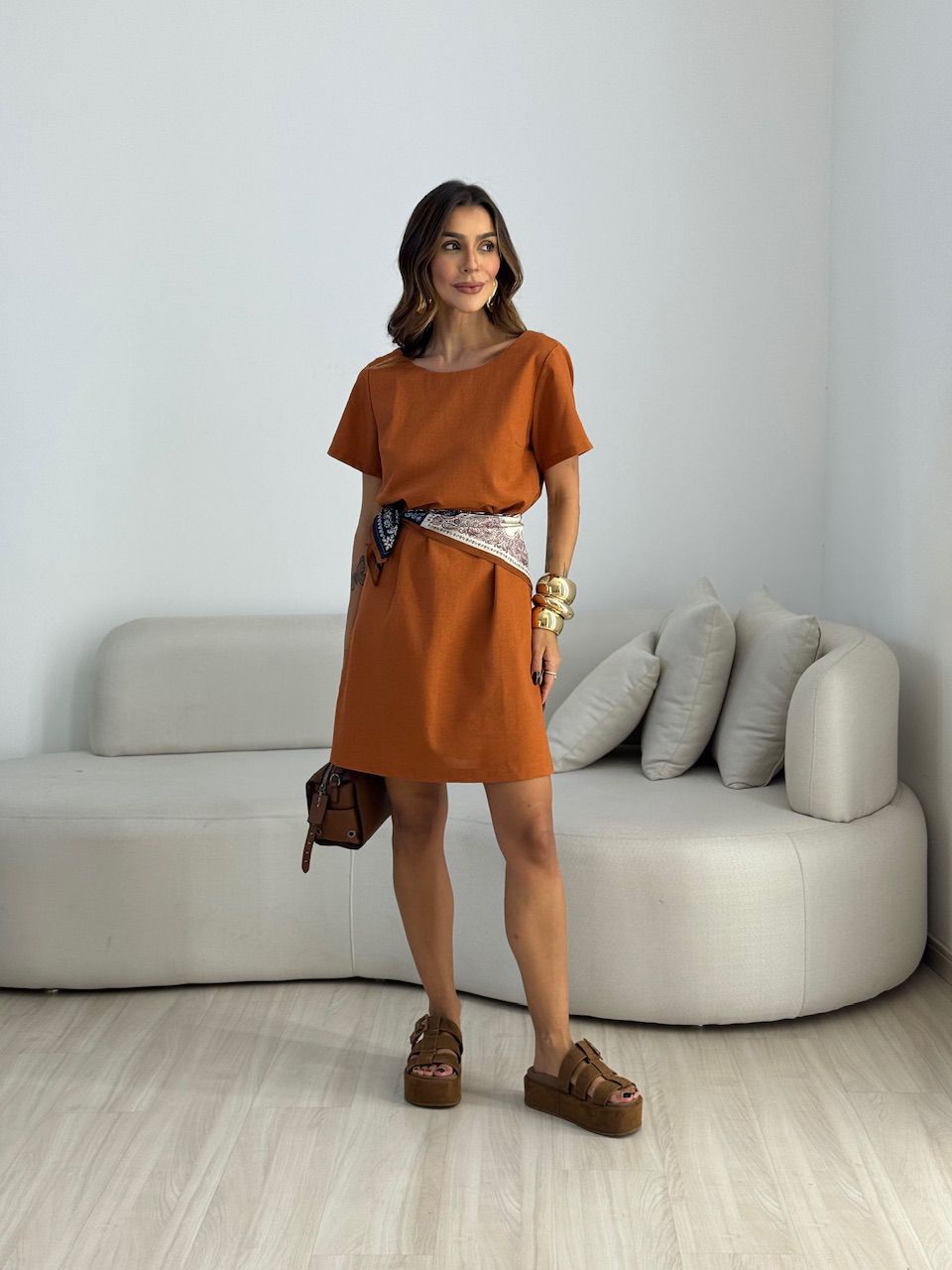 VESTIDO MAYA MANGA CURTA TELHA - 0073450180 - CAROLLA FERRARO