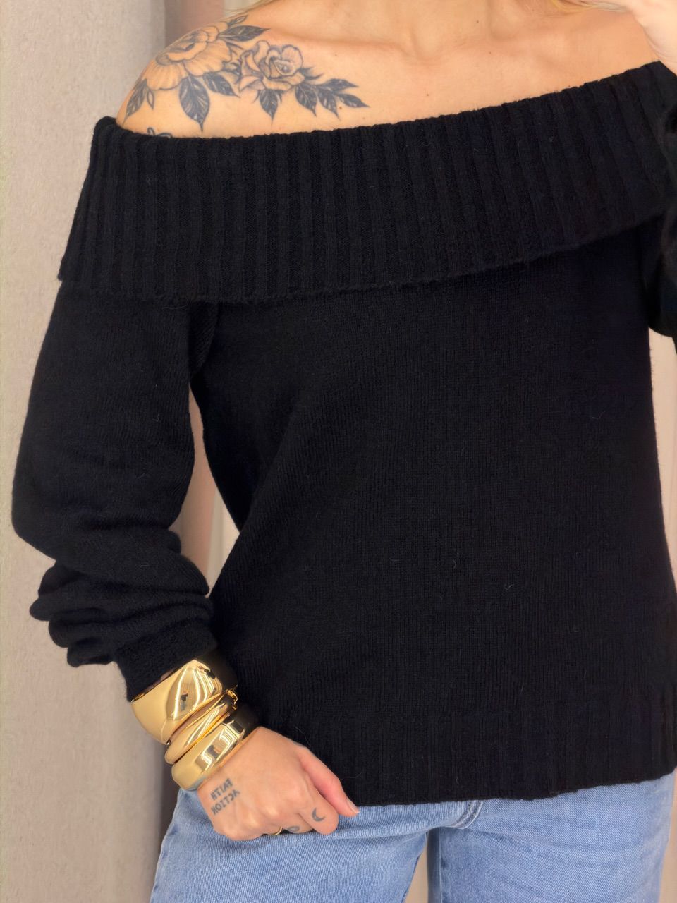 BLUSA TRICOT OMBRO A OMBRO PRETA