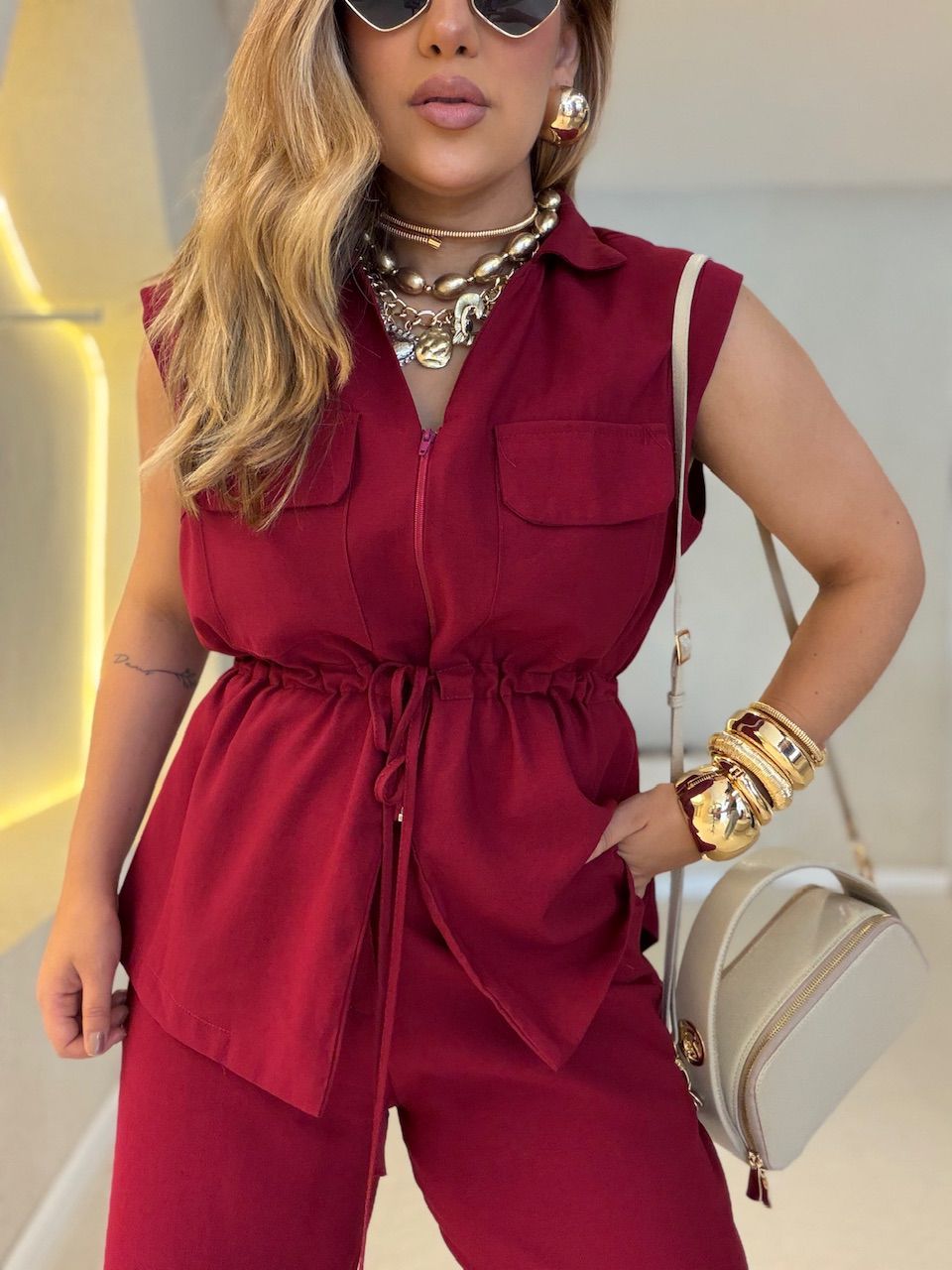 CONJUNTO ANTONELA COLETE CARGO VINHO