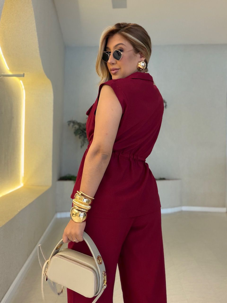 CONJUNTO ANTONELA COLETE CARGO VINHO