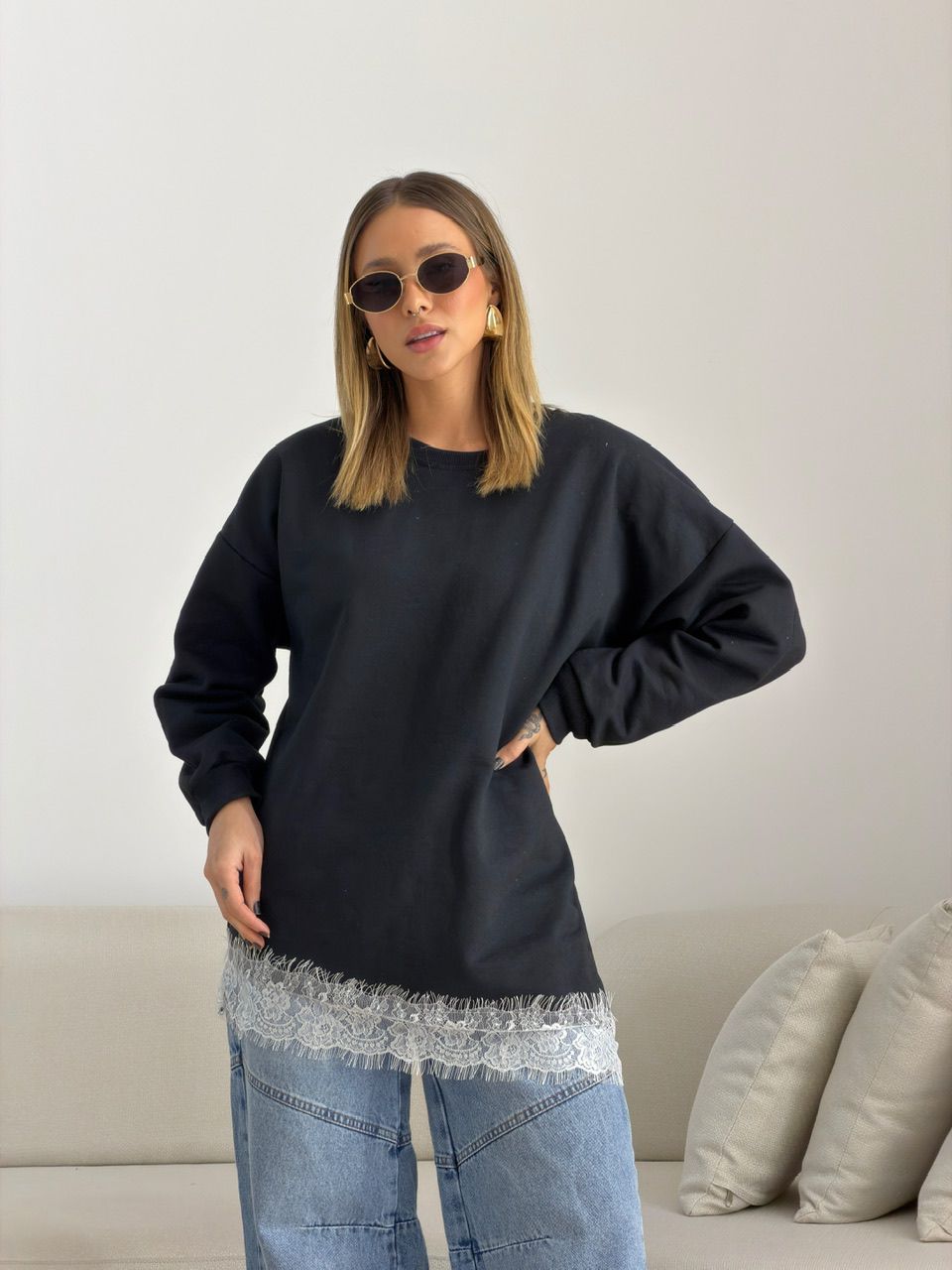 MOLETOM MARIANA RENDA PRETO/OFF