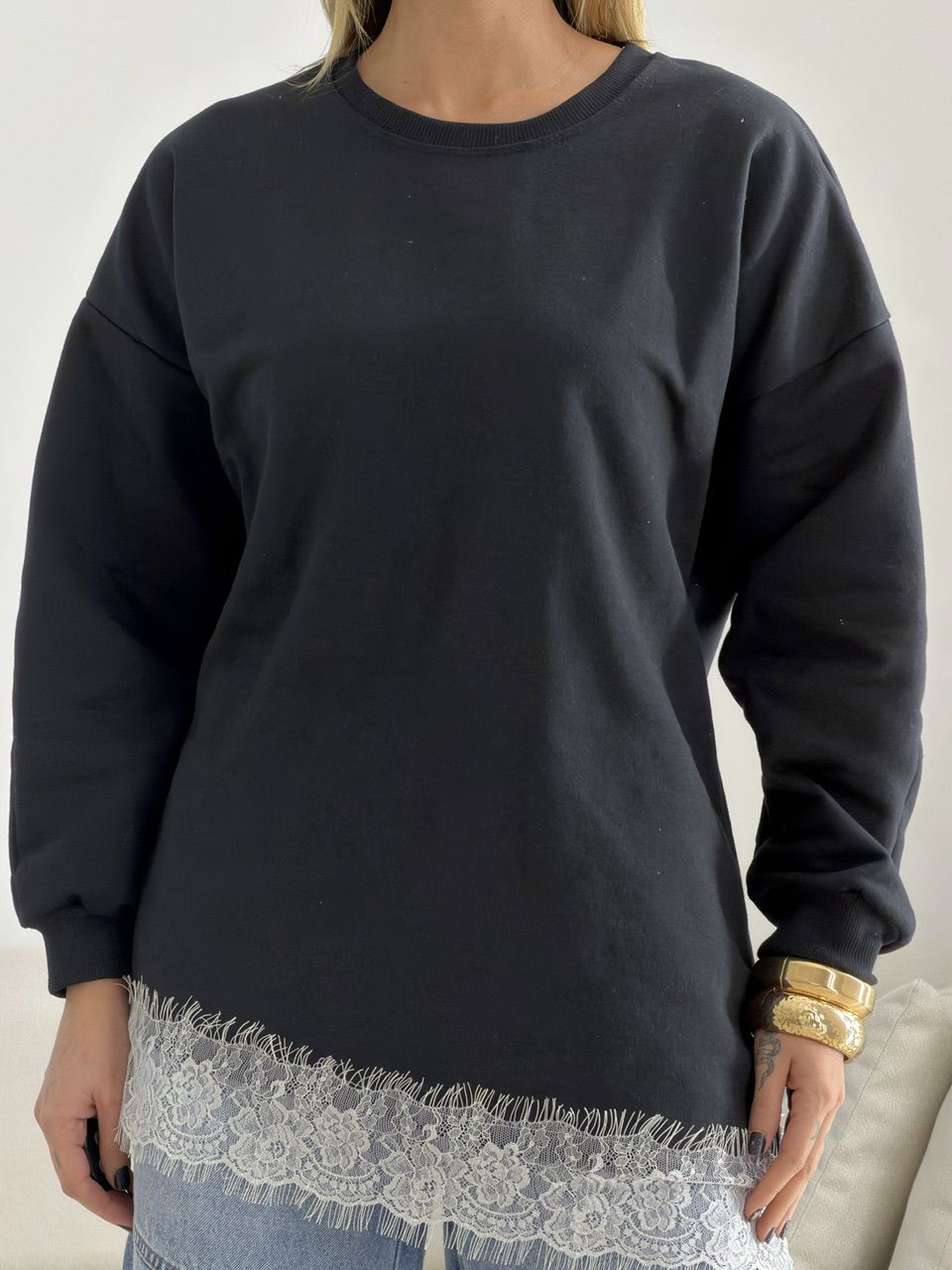 MOLETOM MARIANA RENDA PRETO/OFF