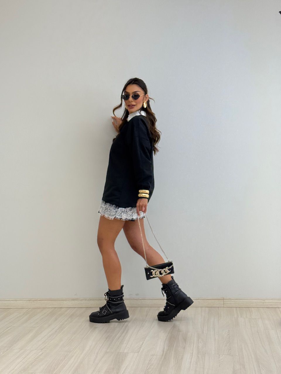 MOLETOM MARIANA RENDA PRETO/OFF