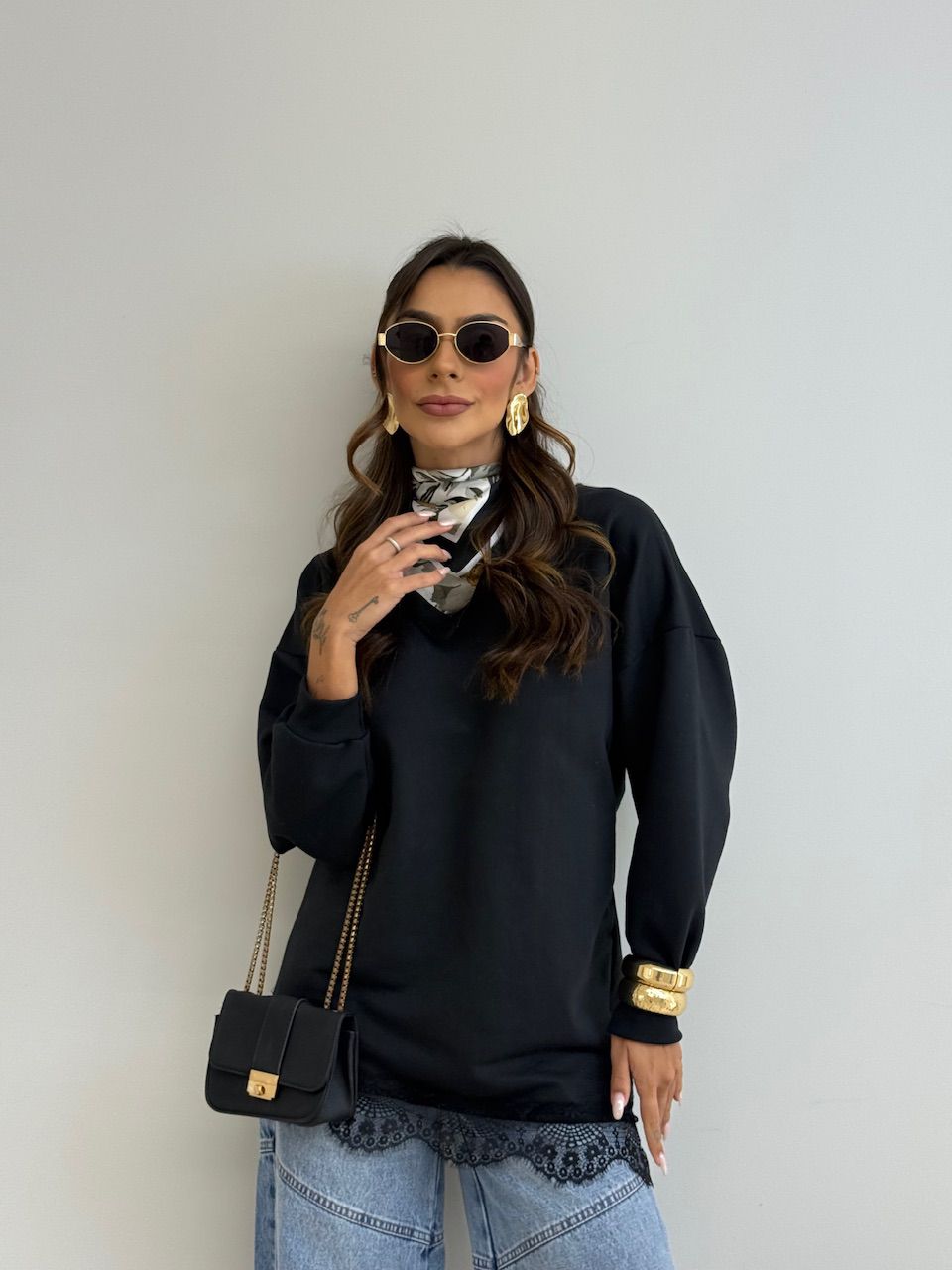 MOLETOM MARIANA RENDA PRETO - 0076860032 - CAROLLA FERRARO