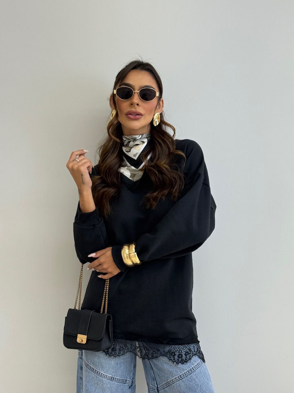 MOLETOM MARIANA RENDA PRETO