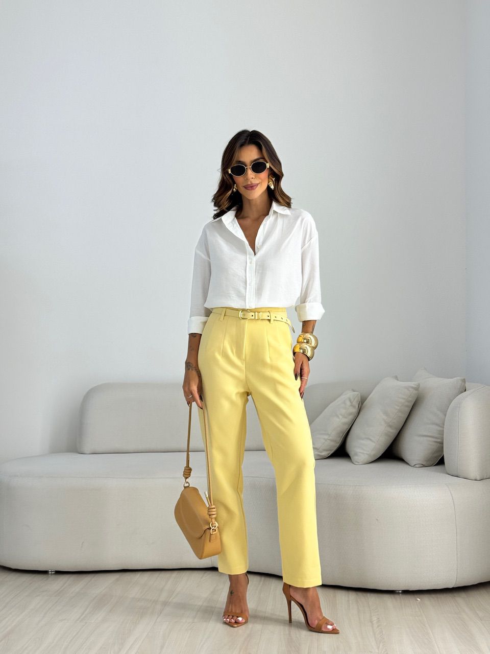 CALÇA LIA CINTO AMARELA