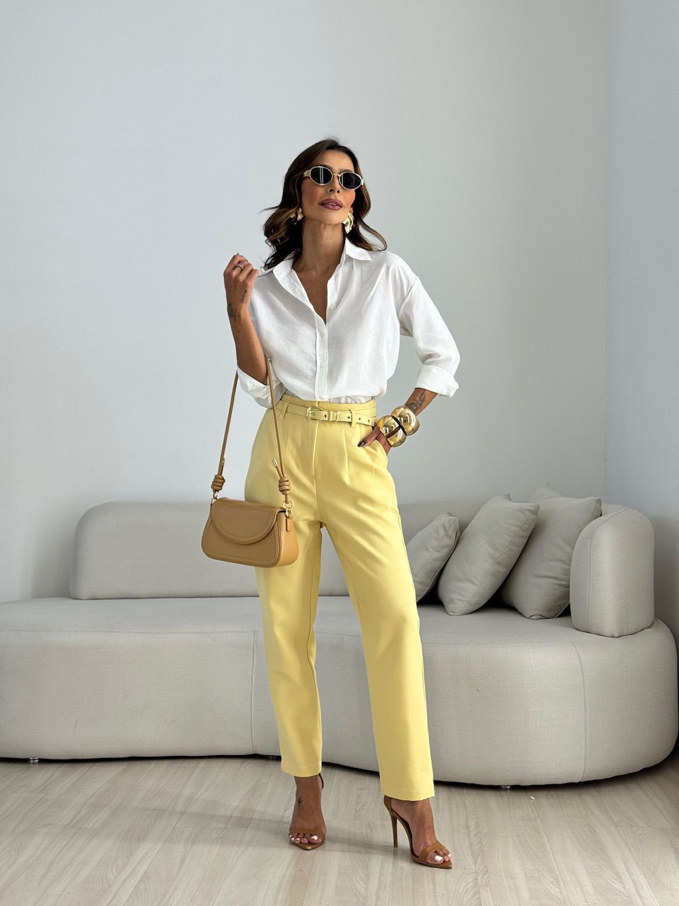 CALÇA LIA CINTO AMARELA