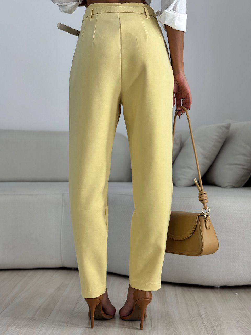 CALÇA LIA CINTO AMARELA