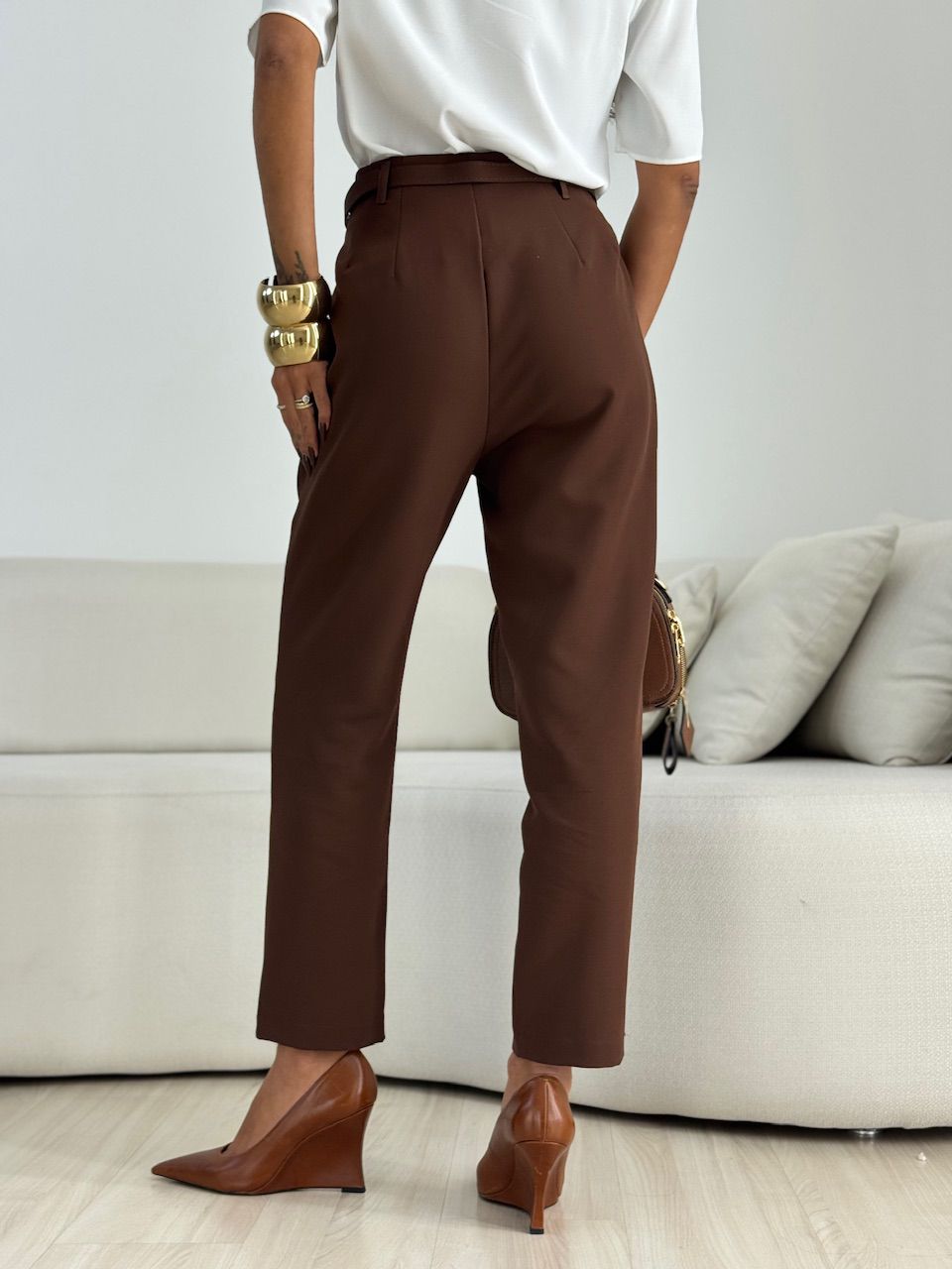 CALÇA LIA CINTO MARROM