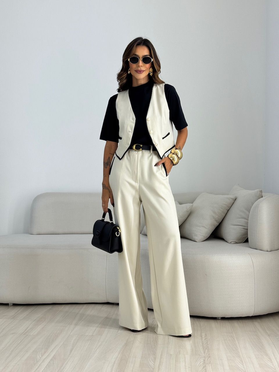 CONJUNTO ANA MARA COLETE CALÇA AREIA - 0070890110 - CAROLLA FERRARO