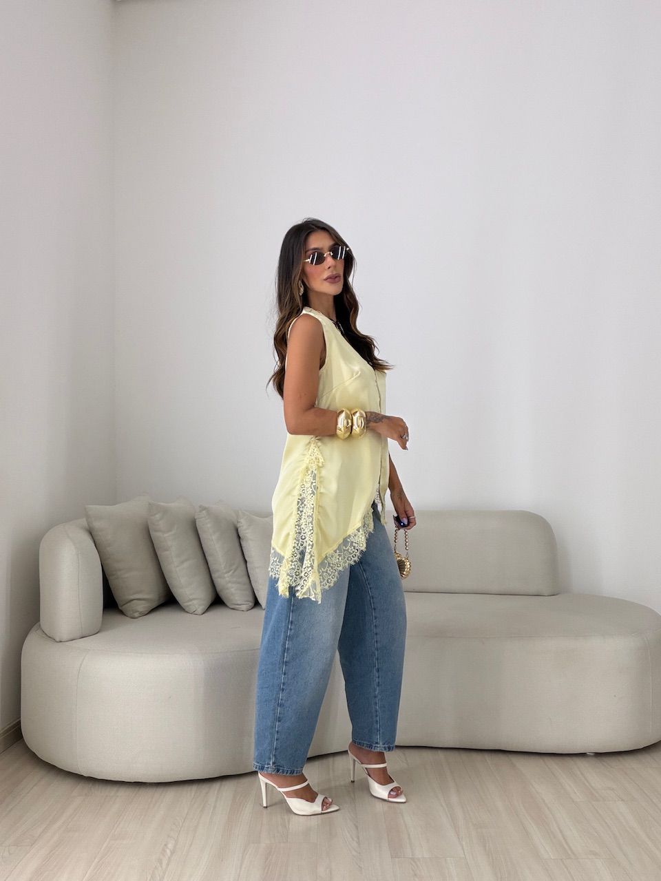BLUSA LUNA RENDA ASSIMÉTRICA AMARELA