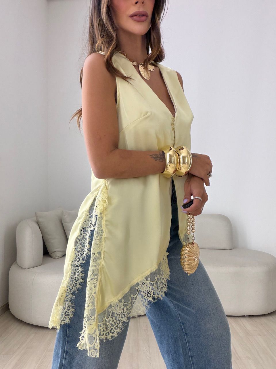 BLUSA LUNA RENDA ASSIMÉTRICA AMARELA