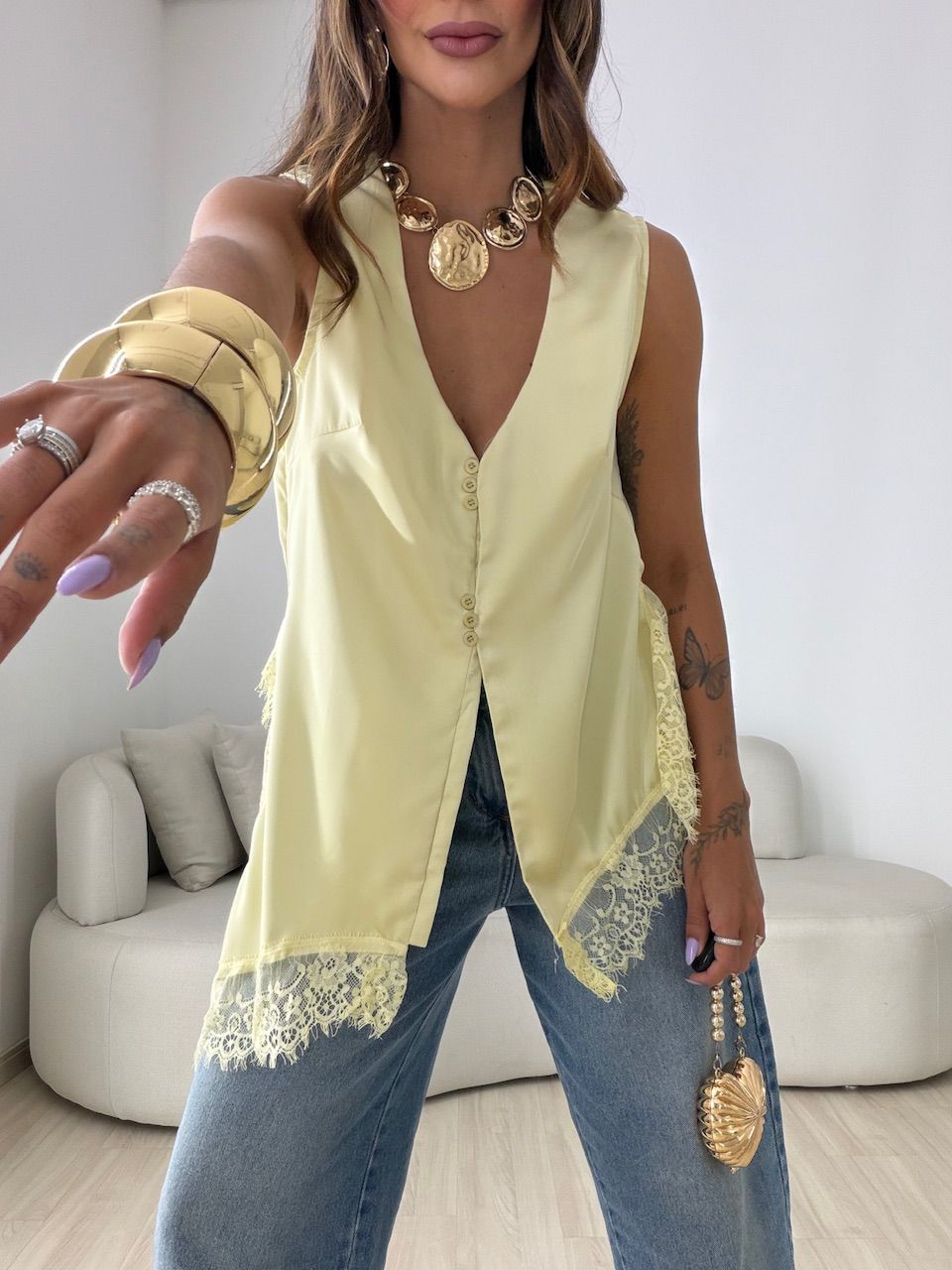 BLUSA LUNA RENDA ASSIMÉTRICA AMARELA