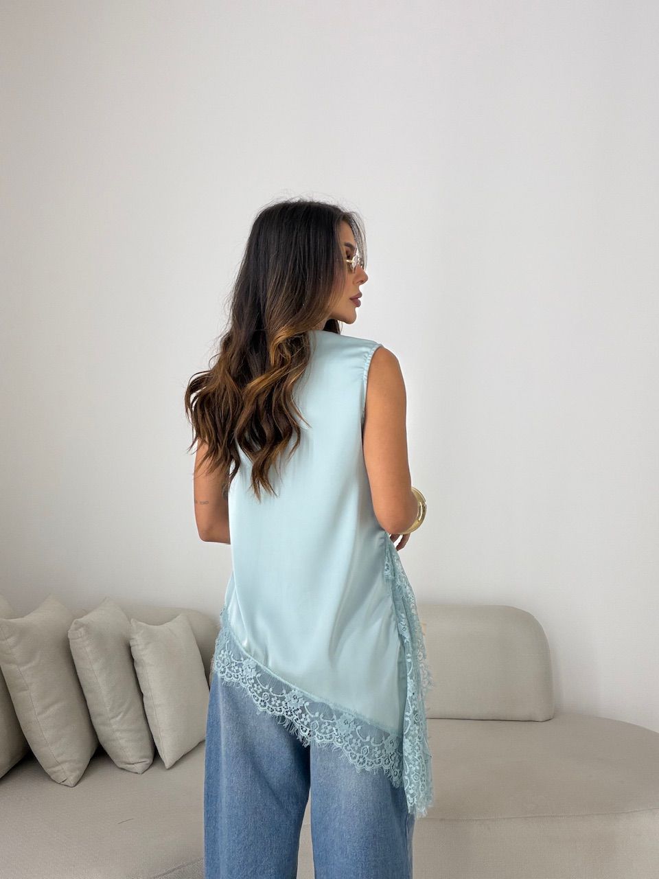 BLUSA LUNA RENDA ASSIMÉTRICA AZUL