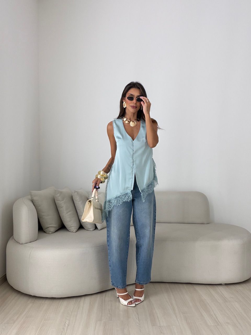 BLUSA LUNA RENDA ASSIMÉTRICA AZUL