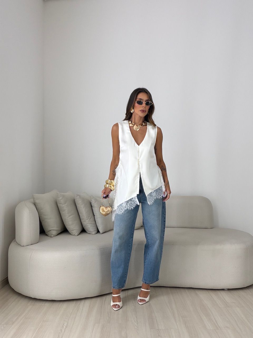 BLUSA LUNA RENDA ASSIMÉTRICA MARFIM