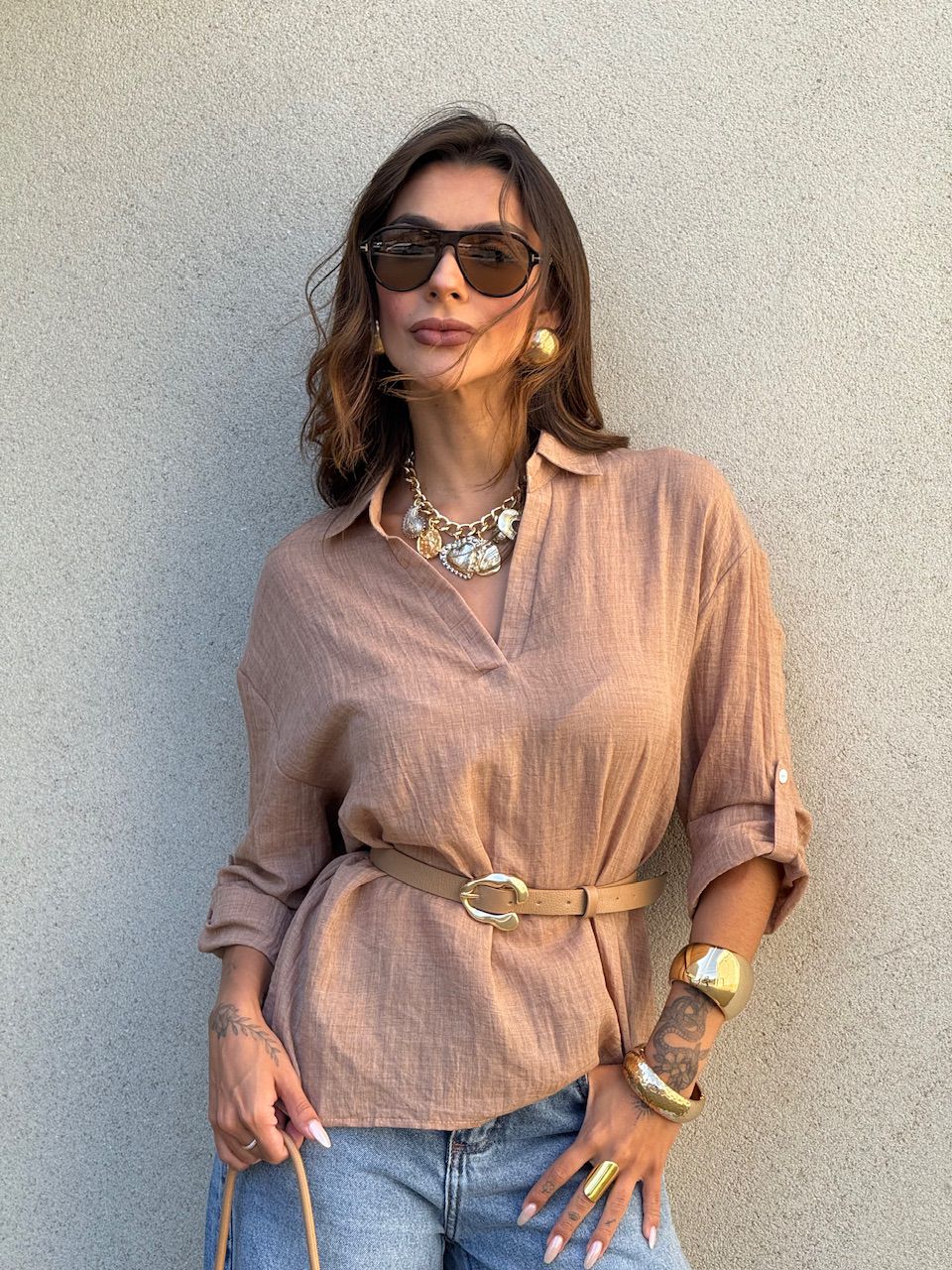 CAMISA MARIA ISIS GOLA CAPUCCINO - 0076840125 - CAROLLA FERRARO