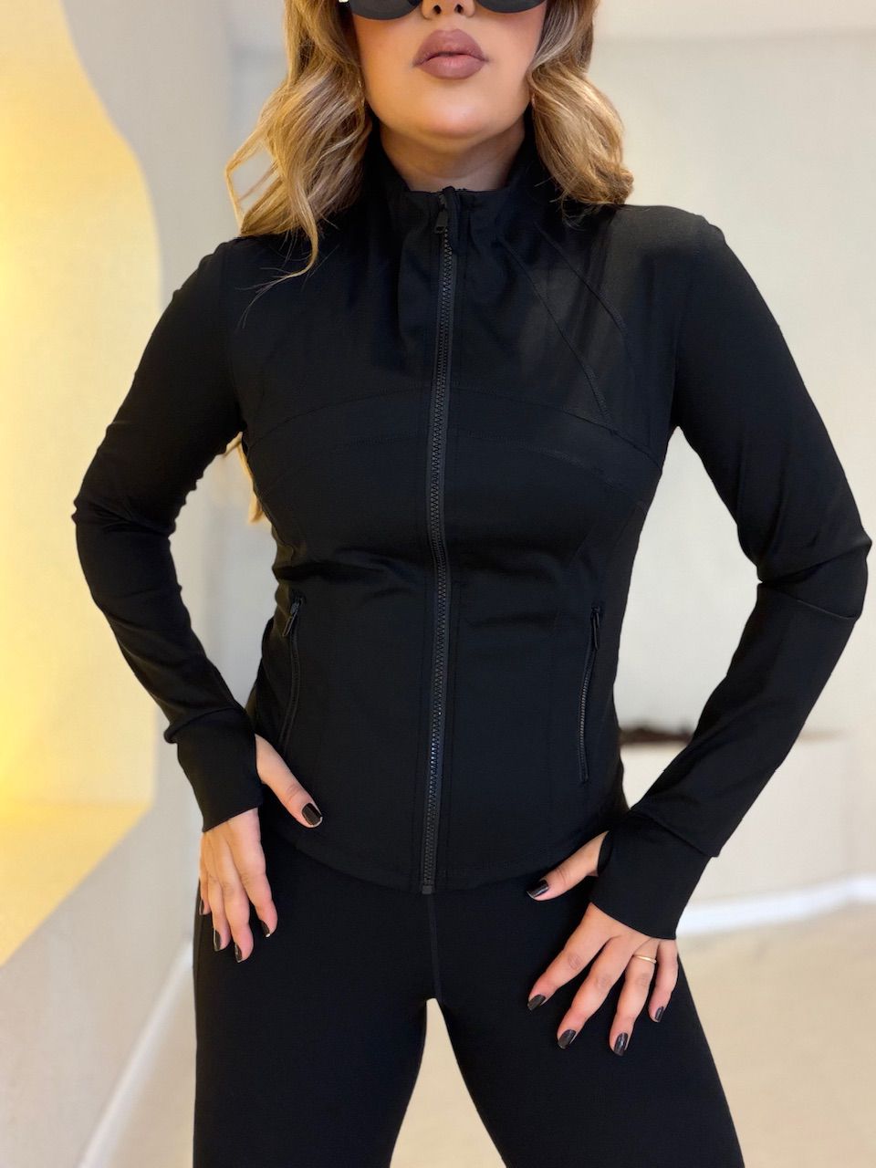 JAQUETA ELIZABETH FITNESS PRETA