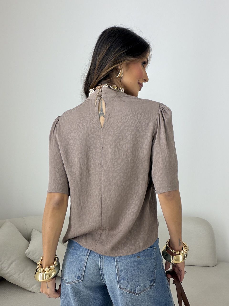 BLUSA NICOLY GOLA ALTA CAQUI
