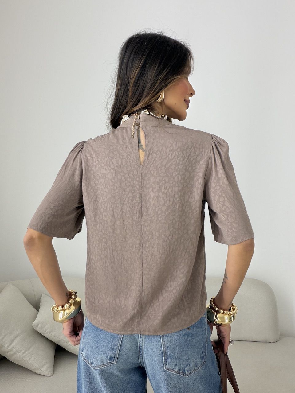 BLUSA NICOLY GOLA ALTA CAQUI