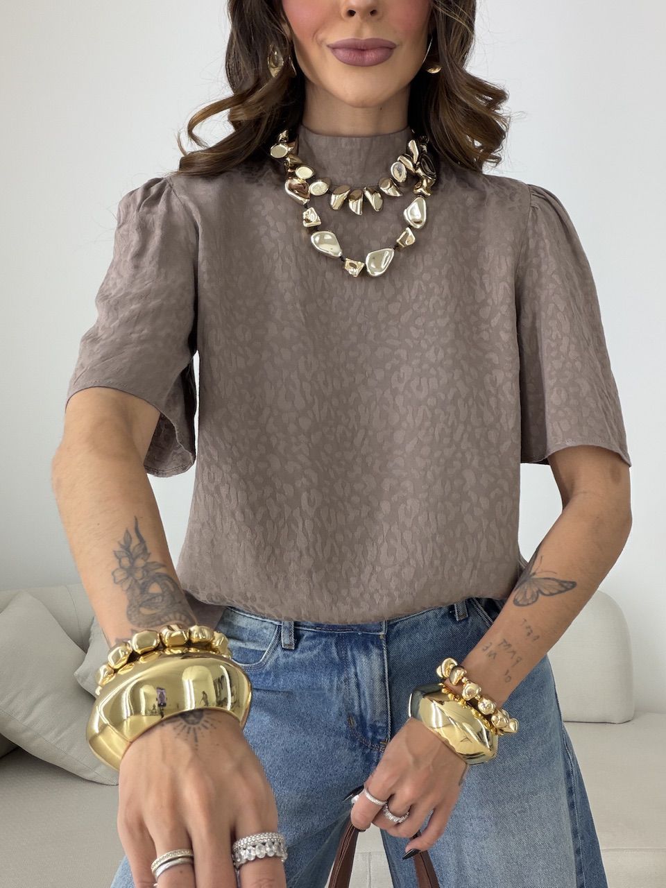 BLUSA NICOLY GOLA ALTA CAQUI