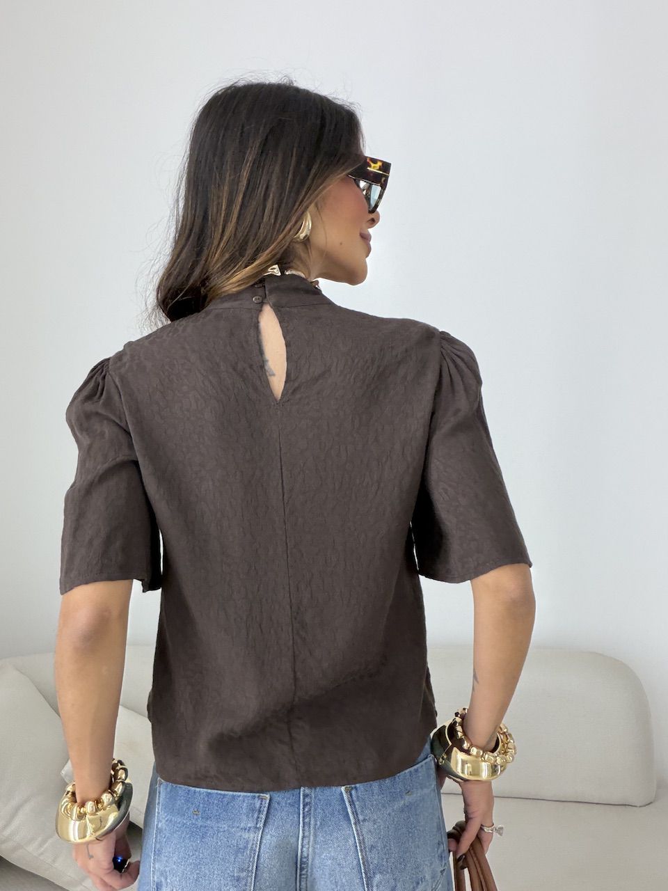 BLUSA NICOLY GOLA ALTA MARROM